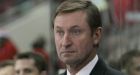 Gretzky resigns as coach of the Coyotes - Tippett takes over