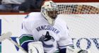 Canucks blank Flyers