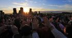 New Agers, neo-pagans see Stonehenge solstice