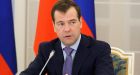 Medvedev orders government to cut budget financing from oil revenues